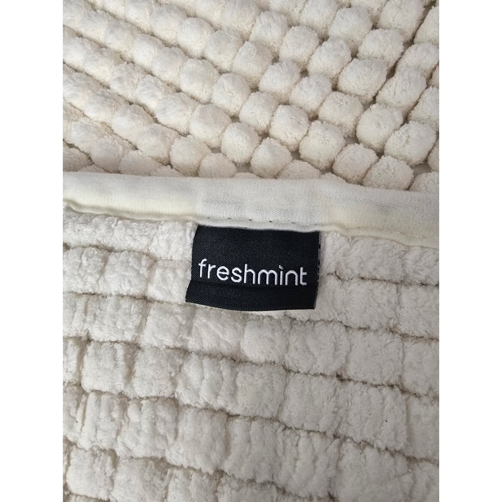 New Cream/White Freshmint Chenille Non Slip Bath Mat‎ Rug 32x20